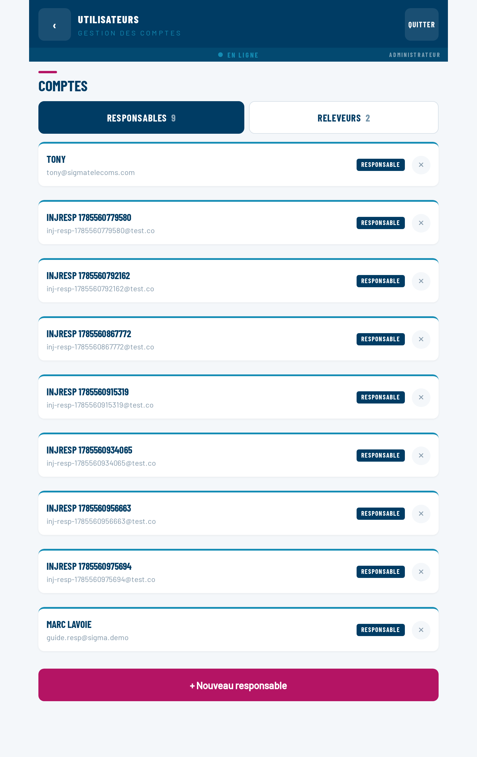 L'écran Utilisateurs : deux onglets Responsables et Releveurs avec leur nombre, la liste des comptes avec nom, courriel, étiquette de rôle et croix de suppression, puis le bouton + Nouveau.